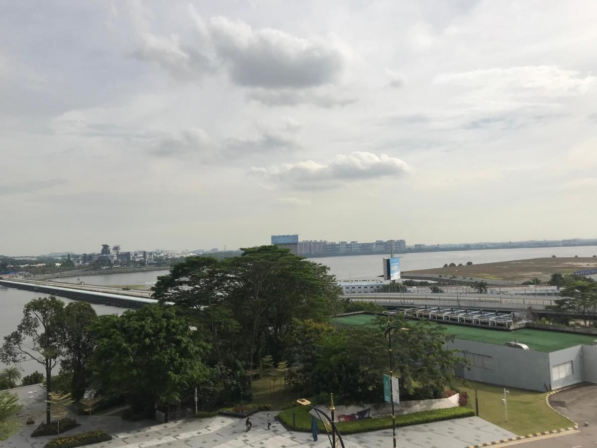 R&F Princess Cove Premium Home Stay 3Bed 2Bath Johor Bahru Exterior photo